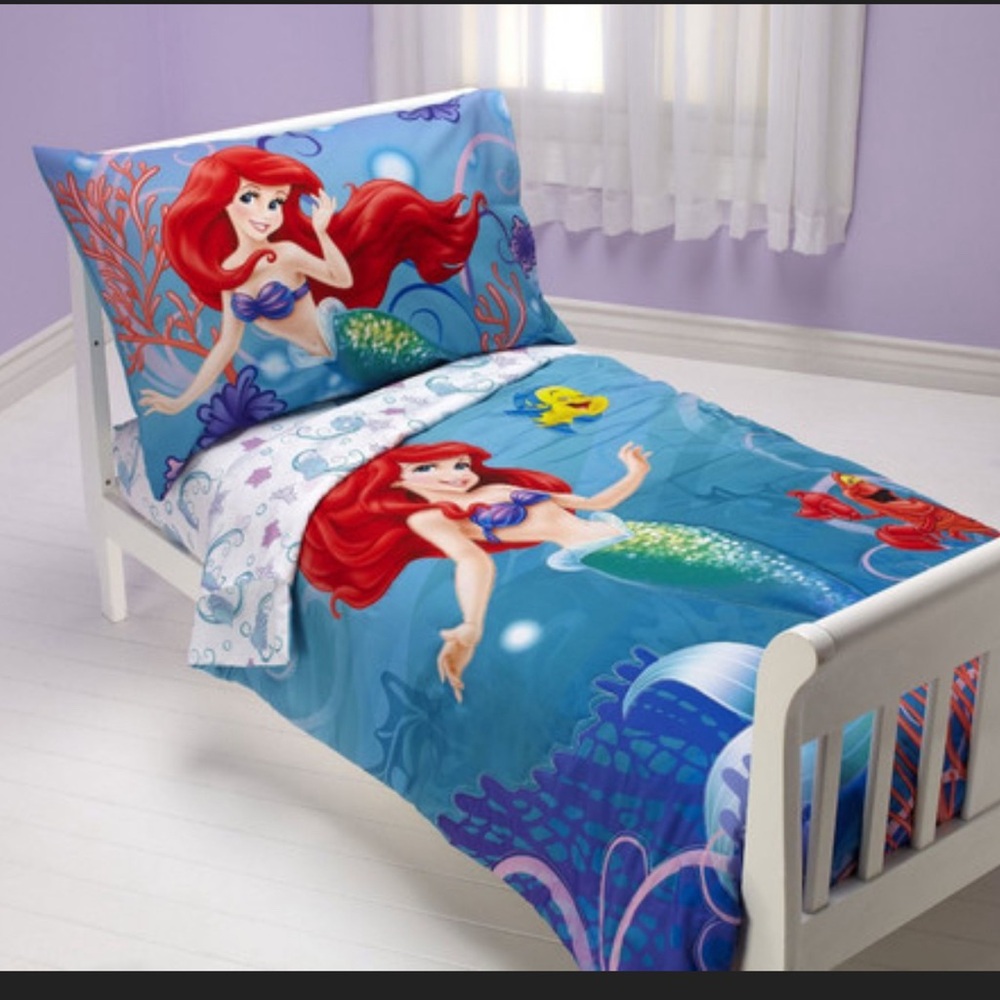 Disney Little Mermaid Bedding comforter toddler bed Only - Blue and Red
